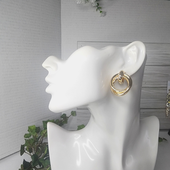 Gold Double Hoop Post Earrings New - Picture 5 of 6
